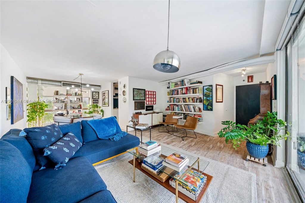 5701 Biscayne Blvd 301, Miami