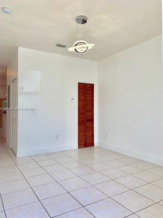 Photo of Listing #A11894639