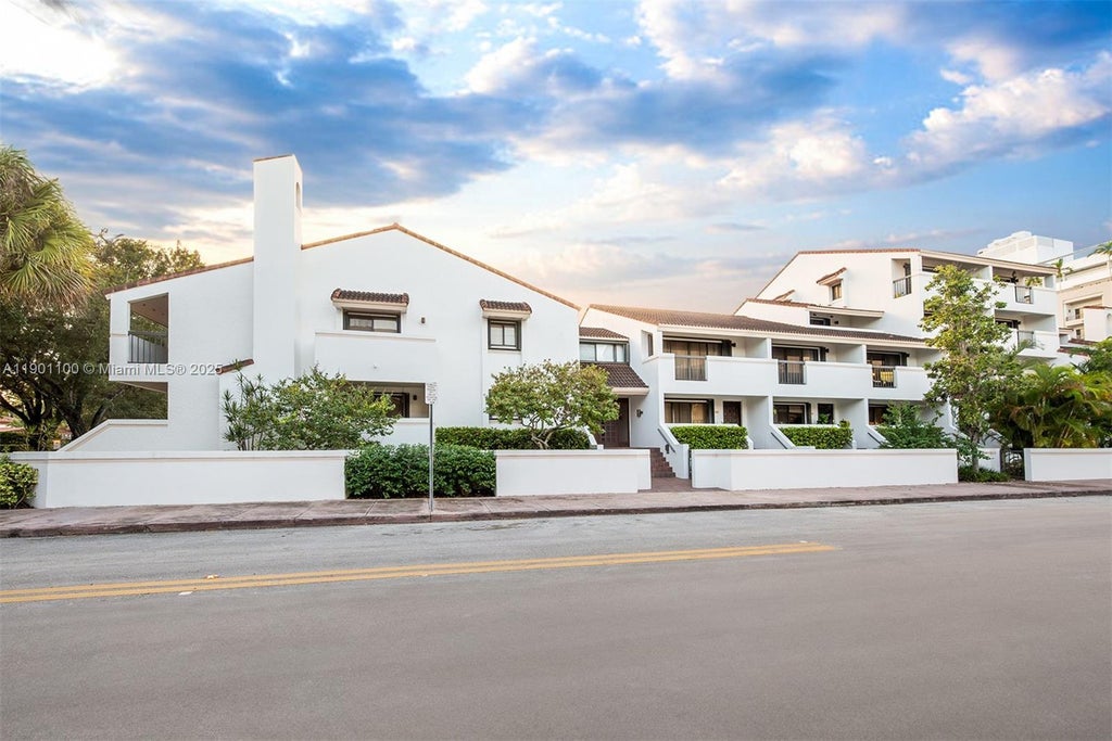 2600 Cardena St Ph2, Coral Gables