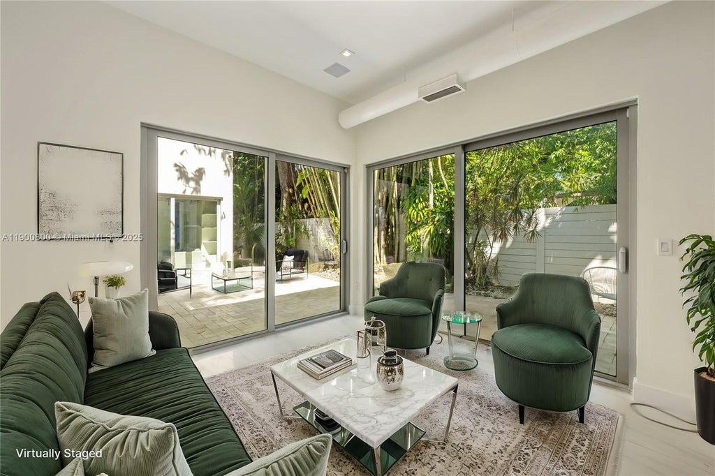 2205 Overbrook St, Miami