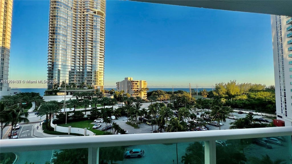 100 Bayview Dr 607, Sunny Isles Beach