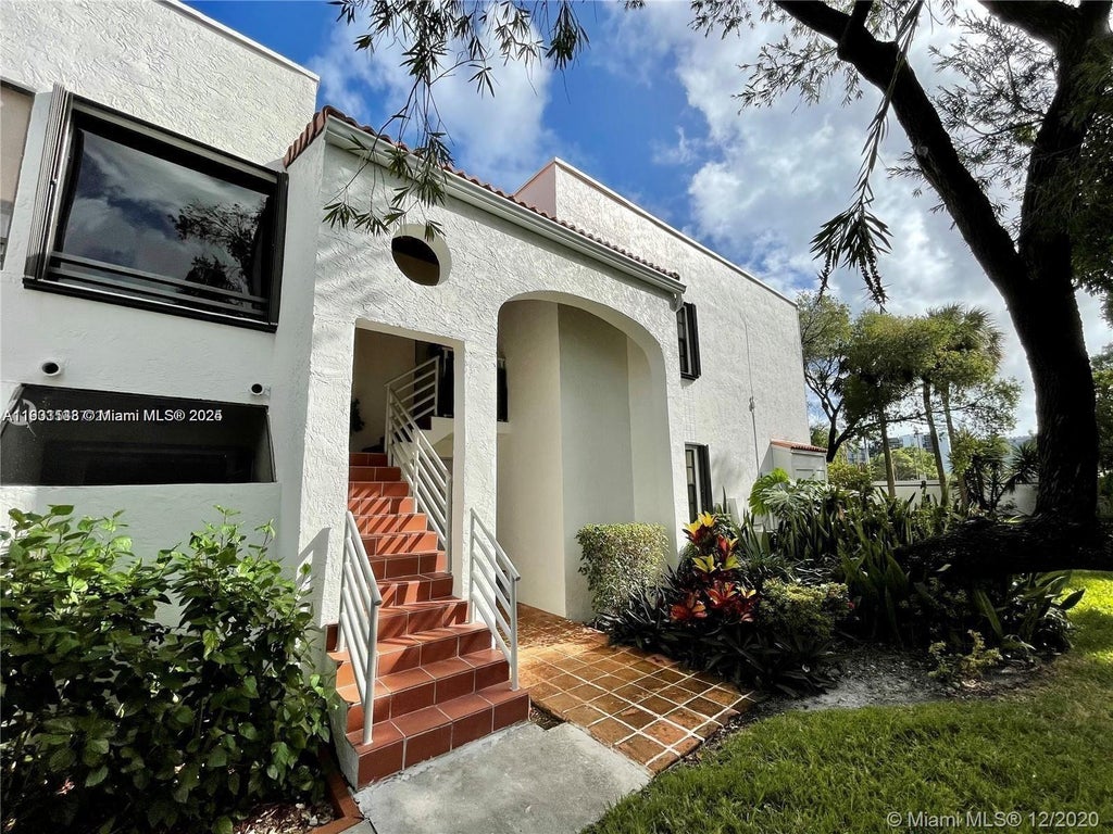 3578 Magellan Cir 237-3, Aventura