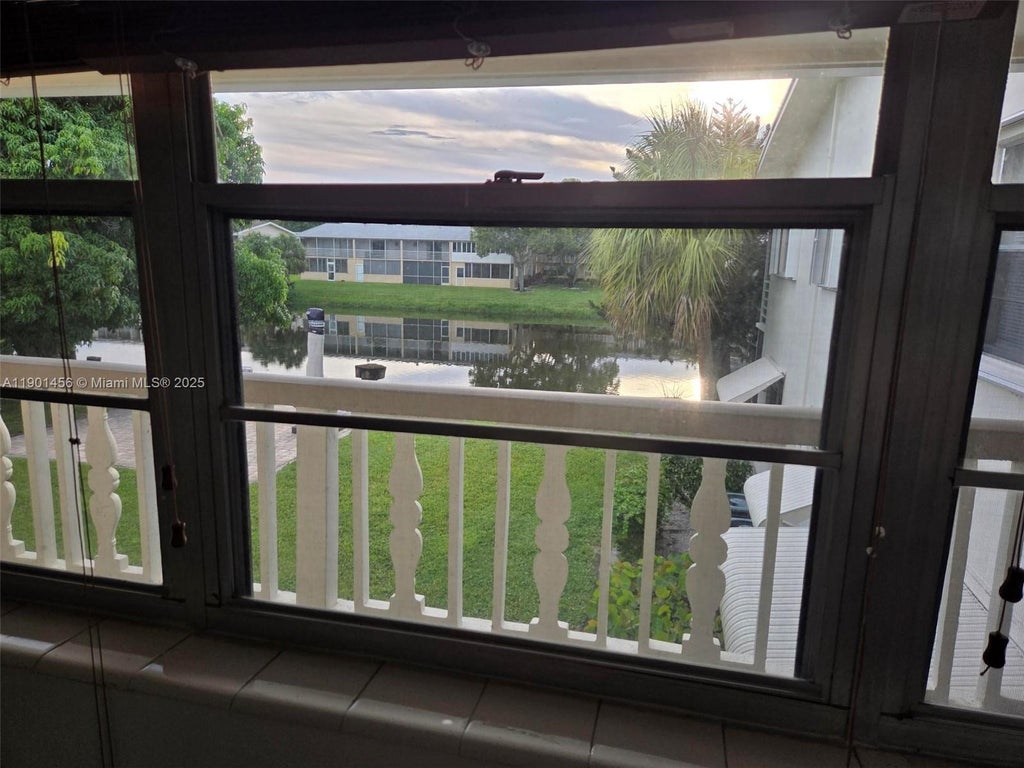 92 Sheffield D 92-d, West Palm Beach