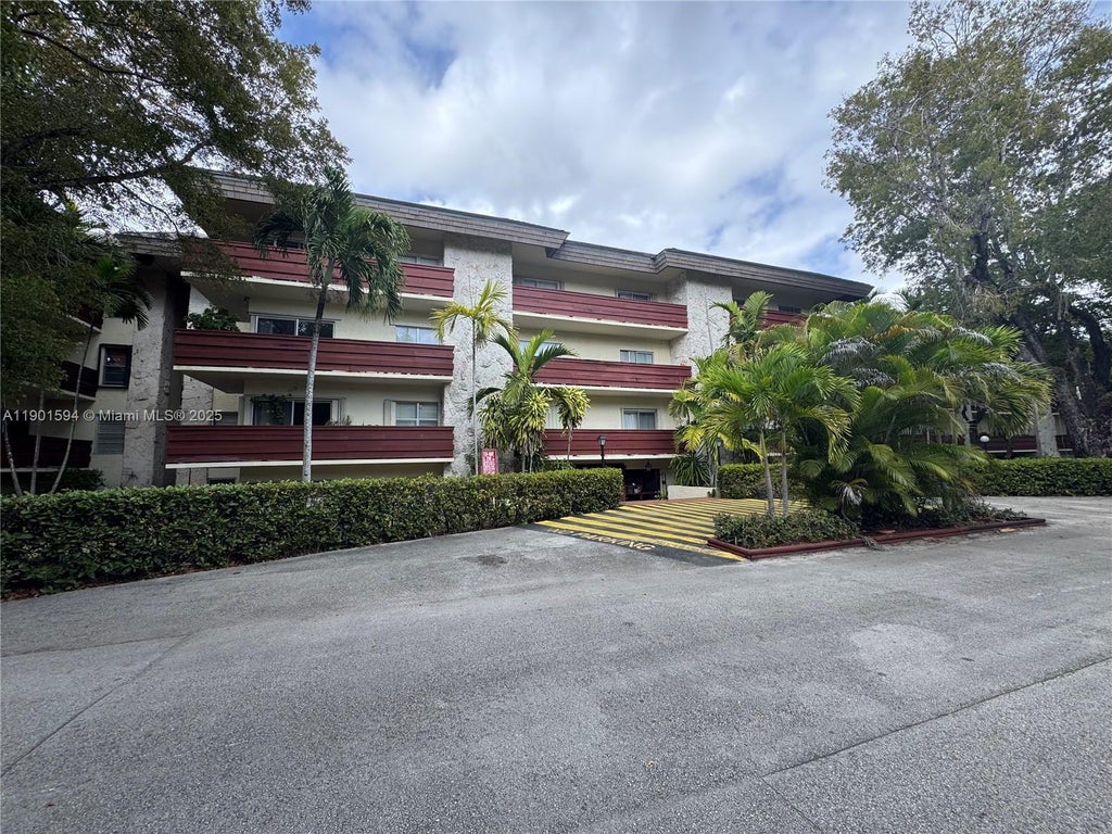 1205 Mariposa Ave 210, Coral Gables