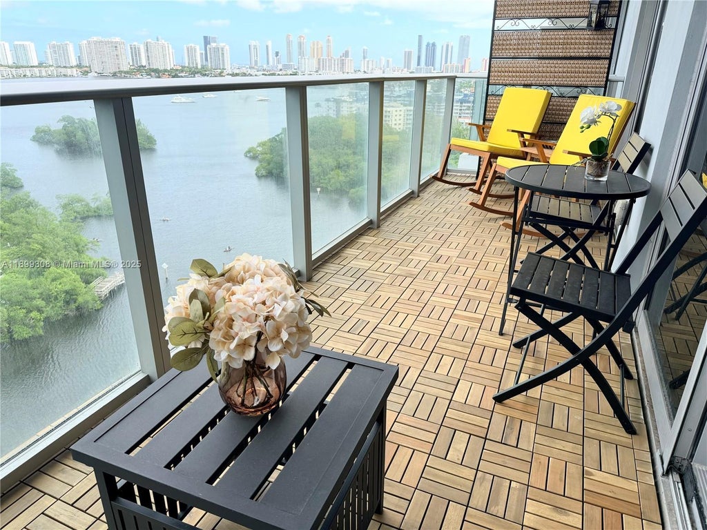 16385 Biscayne Blvd 1505, North Miami Beach