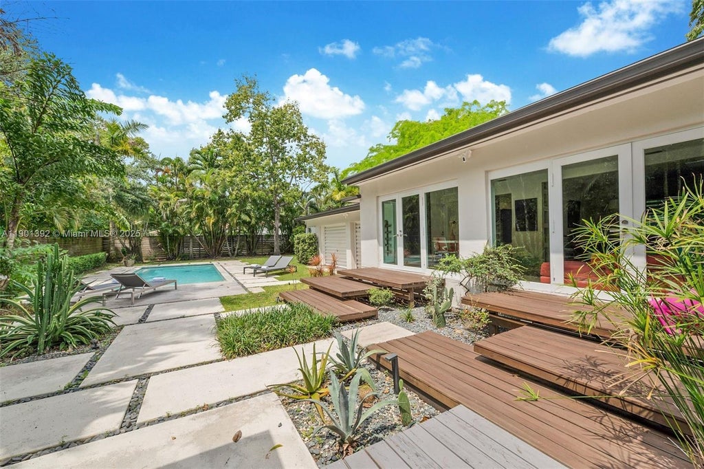 5800 Sw 50th Ter, Miami