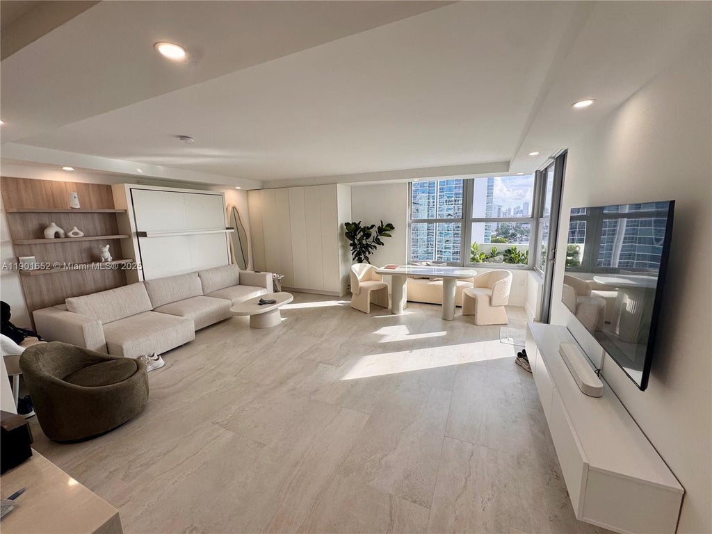 2899 Collins Ave 1414, Miami Beach