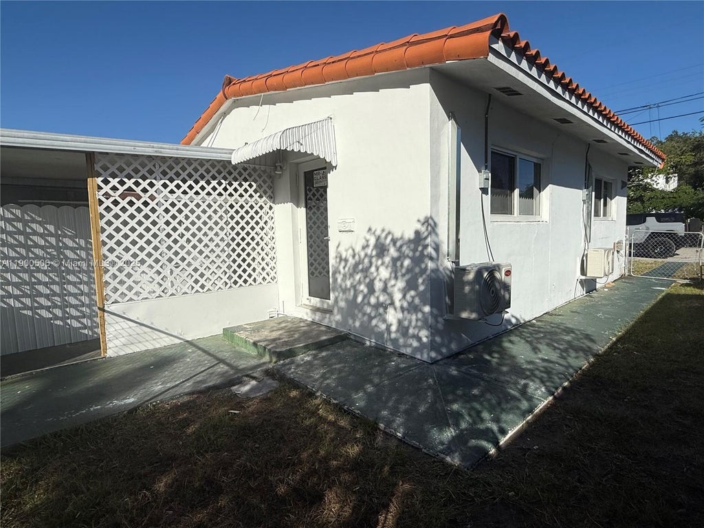 1120 Nw 32nd Ct Back, Miami