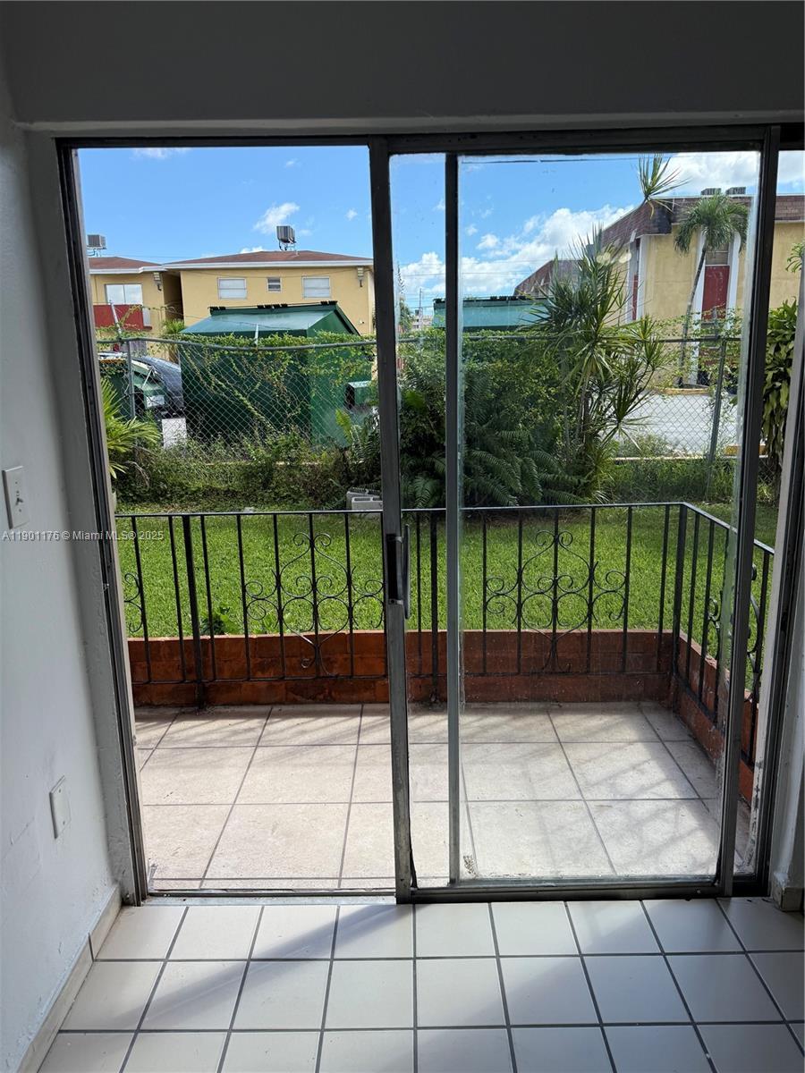1001 Nw 45 107, Miami