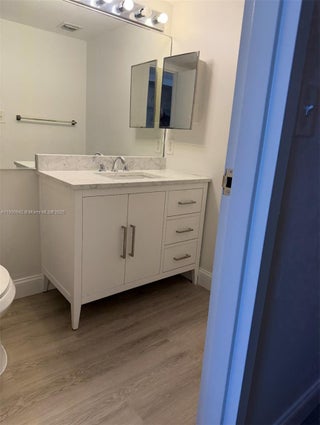 Photo of Listing #A11900942