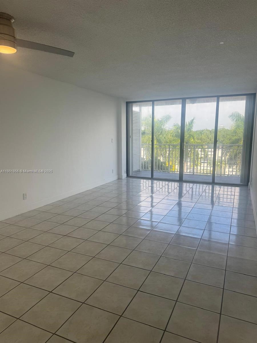 2450 Ne 135th St 408, North Miami