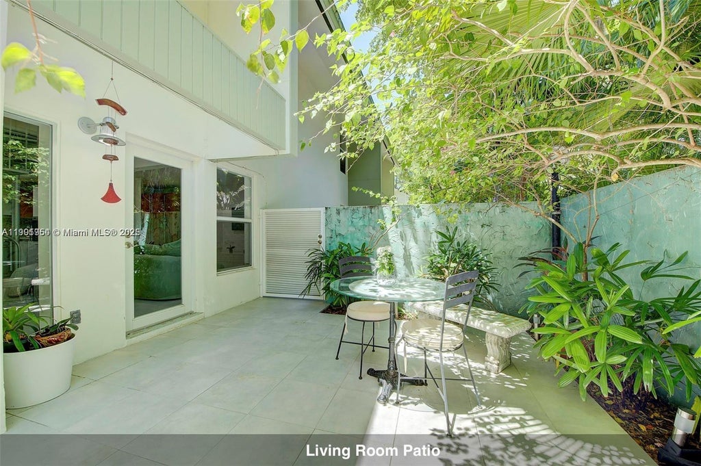 3176 Mary St 10, Miami