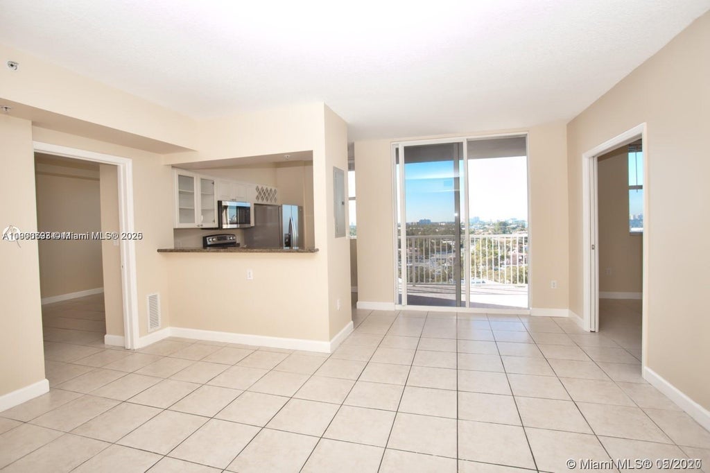 1 Glen Royal Pkwy 905, Miami