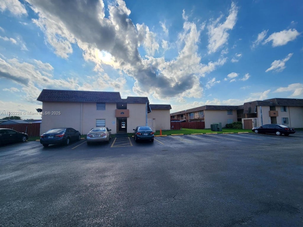 870 Sw 129th Pl 205, Miami