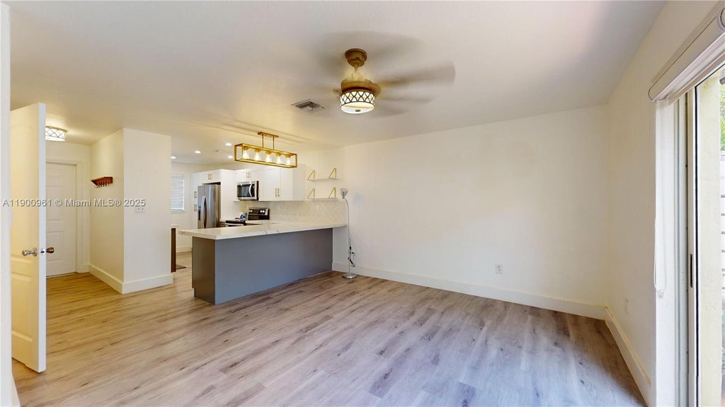 7965 Nw 8th St 6, Miami