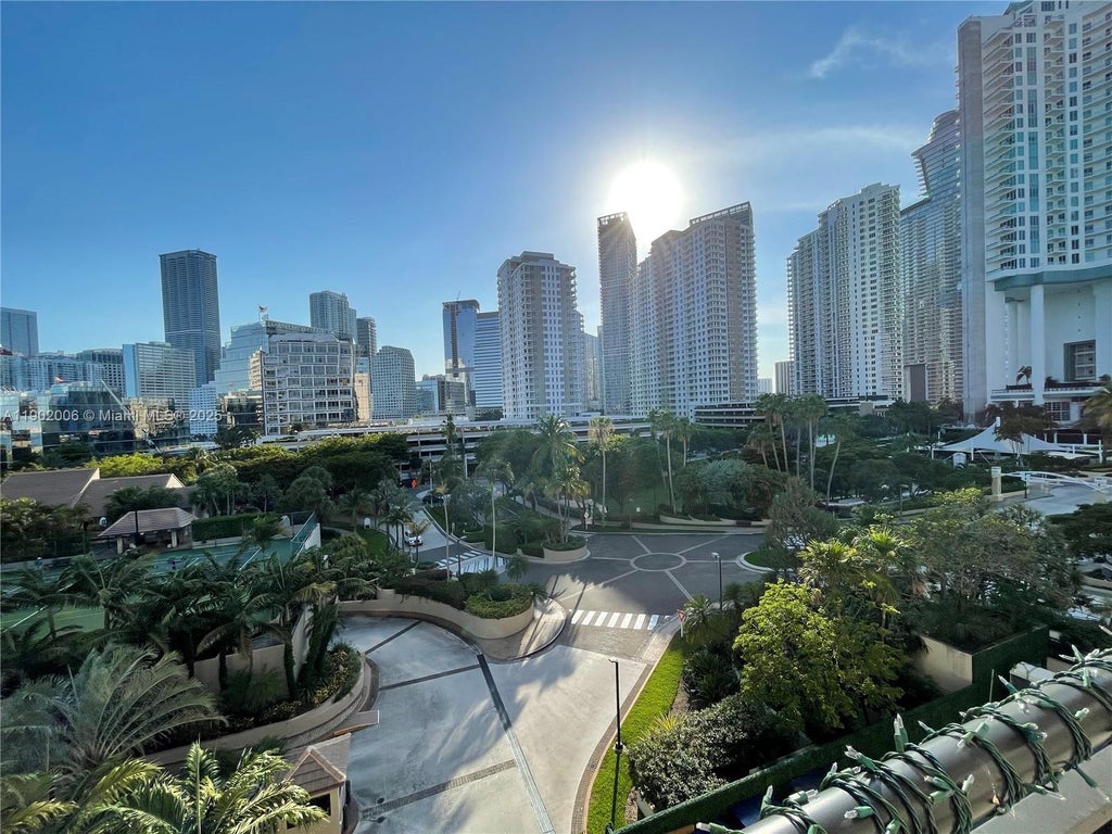 540 Brickell Key Dr 711, Miami