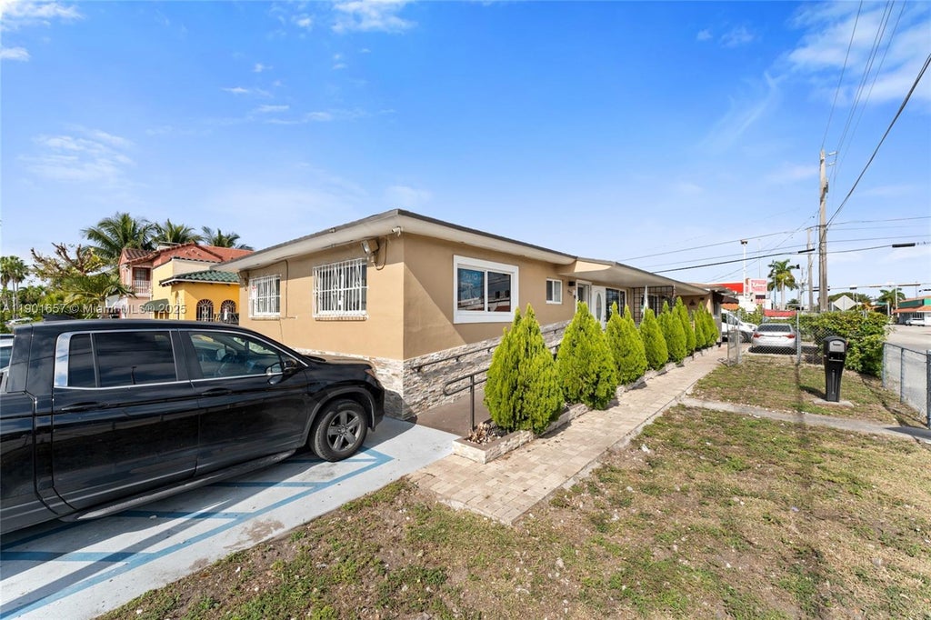 820 Sw 17th Ave 1, Miami