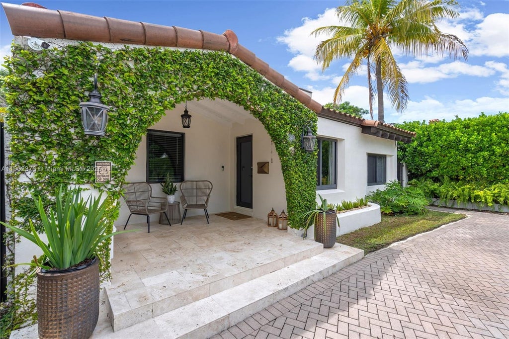 1642 Sw 16 St 1, Miami