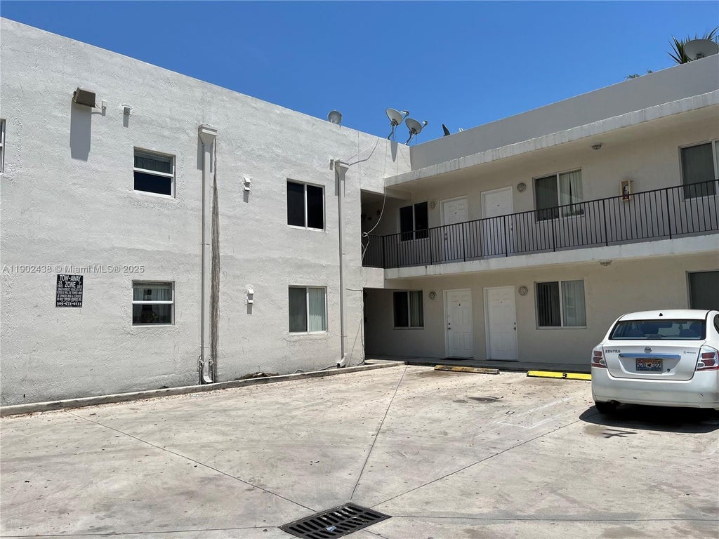 181 Nw 47th Ave 27, Miami