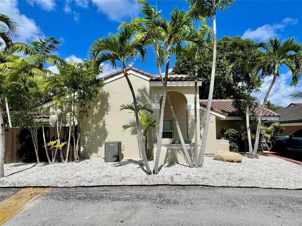 11463 Sw 74th St, Miami