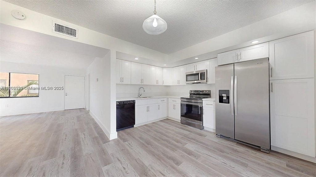 8420 Sw 133rd Ave Rd 212, Miami