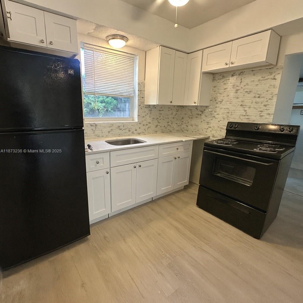 1565 Ne 32nd St B, Oakland Park