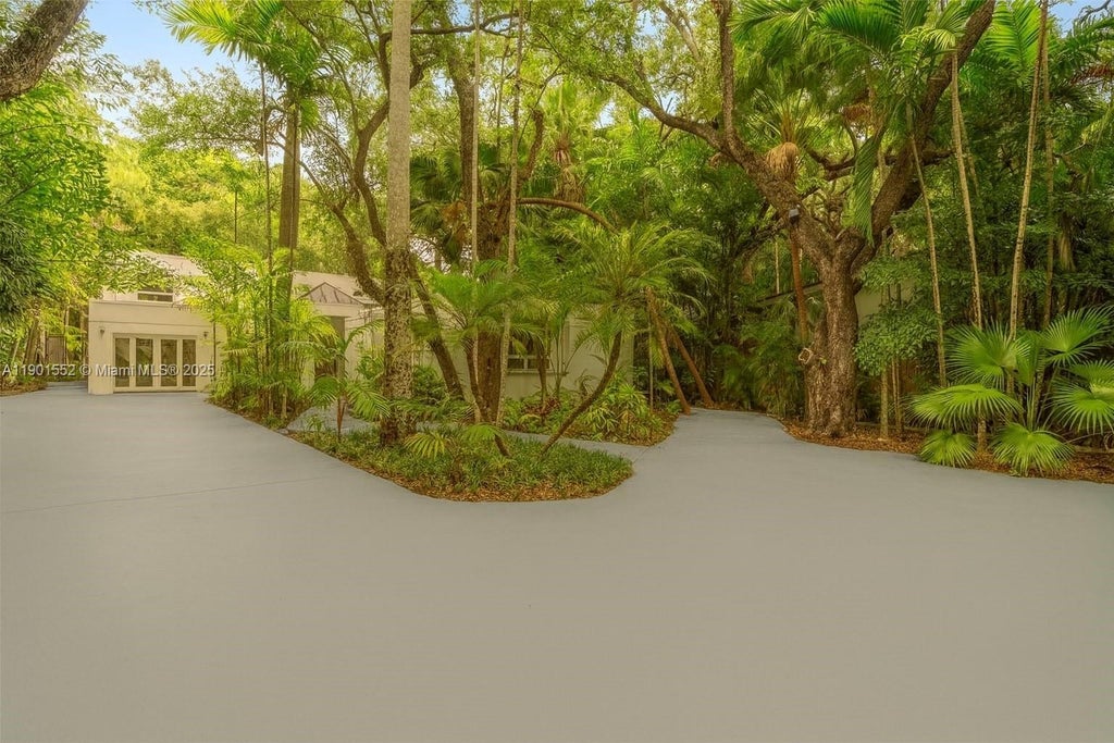 1951 Secoffee St, Miami