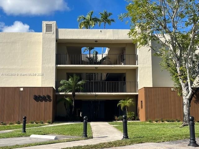 8015 Sw 107th Ave 201, Miami