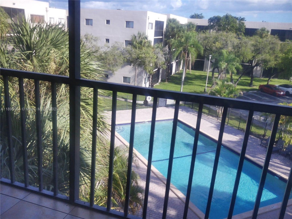 8540 Sw 133rd Ave Rd 412, Miami