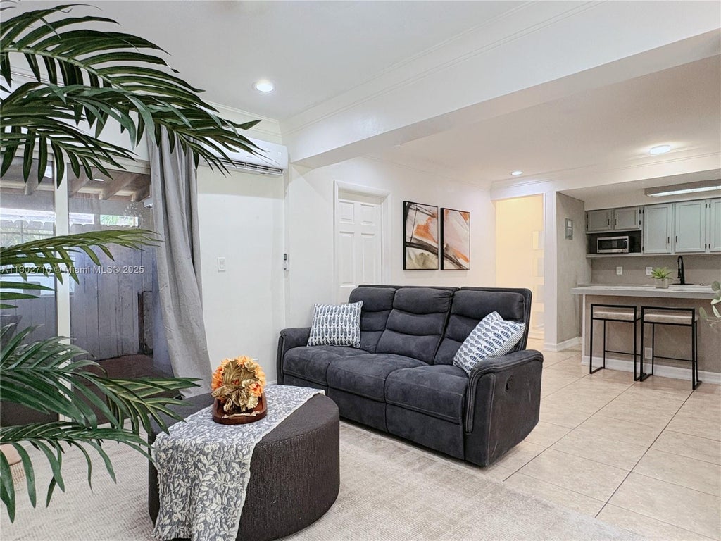 1726 Thomas St 2, Hollywood