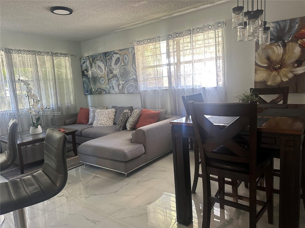 1008 N 15th Ave, Hollywood