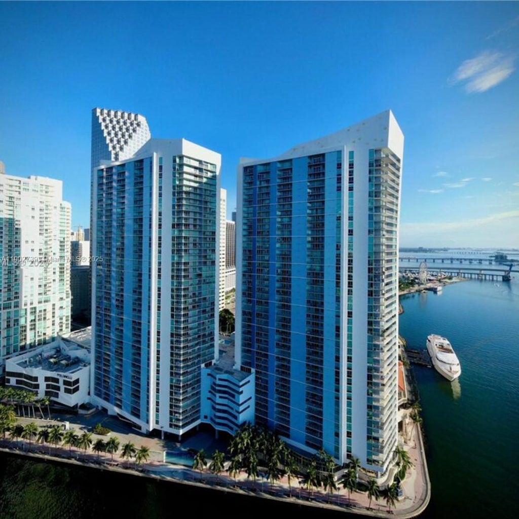 335 S Biscayne Blvd 2200, Miami