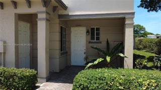 Photo of Listing #A11902765