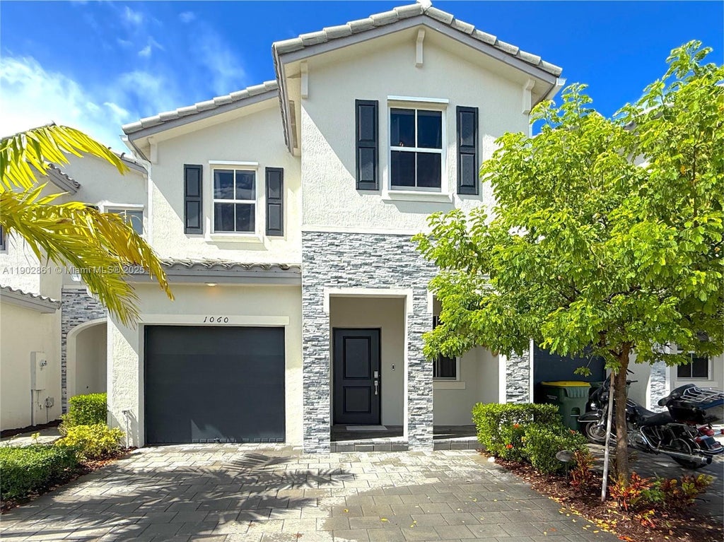 1060 Se 26th Ter, Homestead