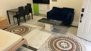 Photo of Listing #A11902882