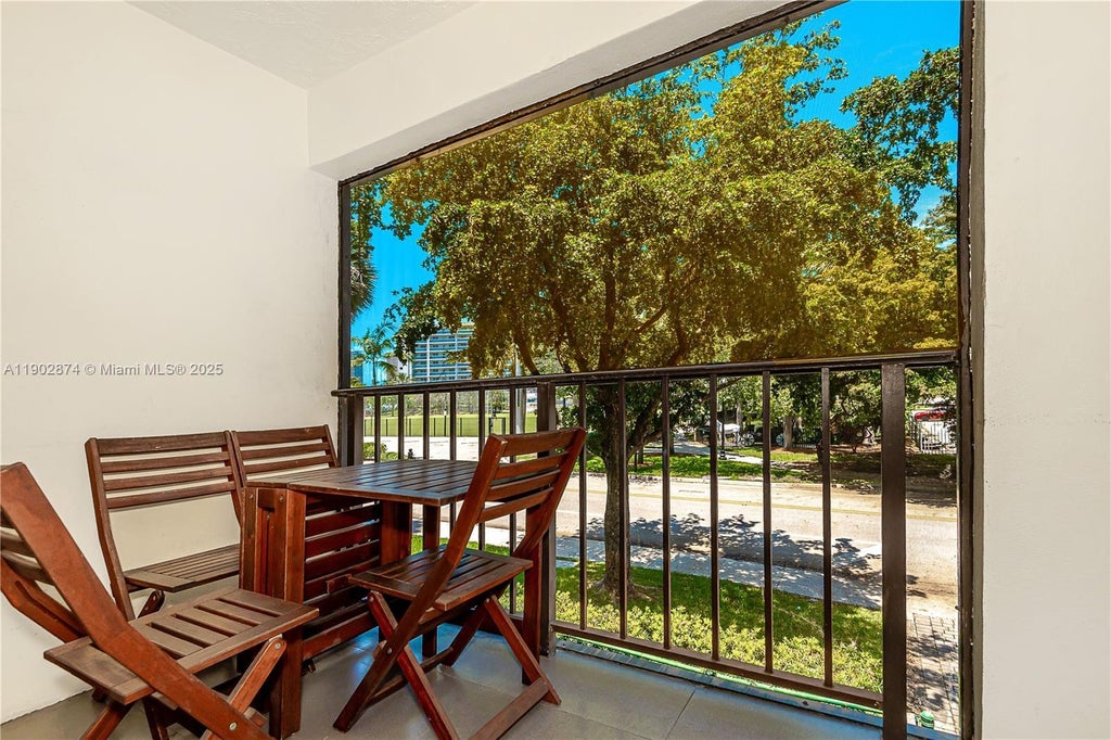 201 Ne 178th Dr 212, Sunny Isles Beach
