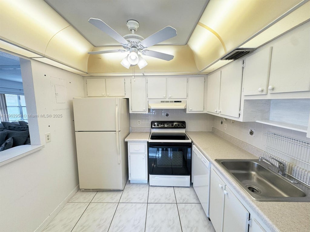 379 Saxony H 379, Delray Beach