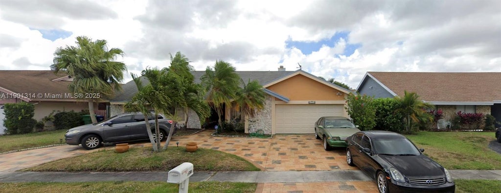 7358 Nw 49th St, Lauderhill