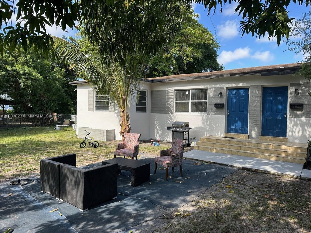1250 Nw 58th St 1, Miami
