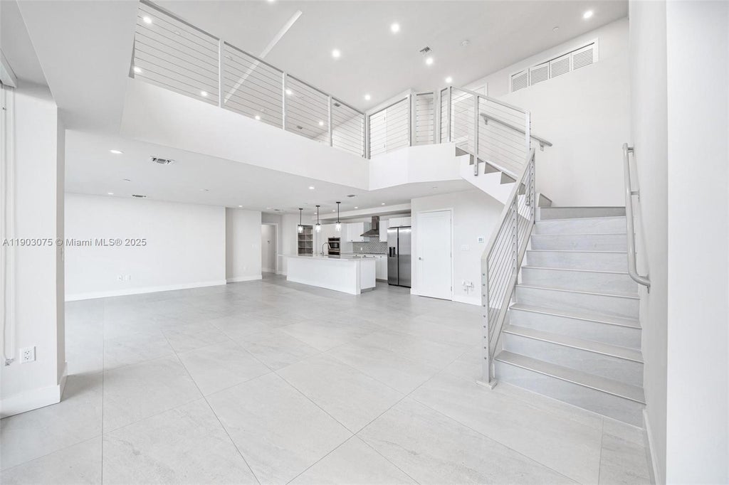 555 Ne 34th St Ph-3, Miami