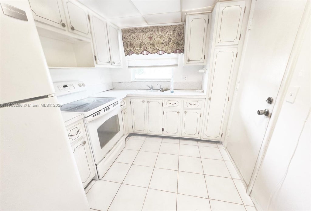 1701 Nw 46th Ave 209, Lauderhill