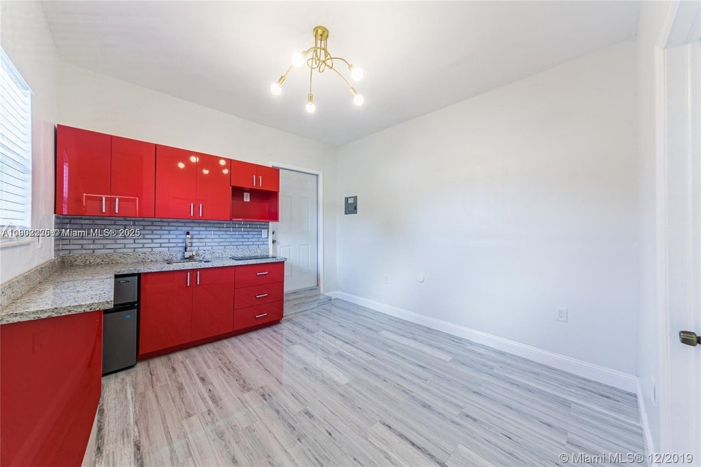 6200 Dewey St A, Hollywood