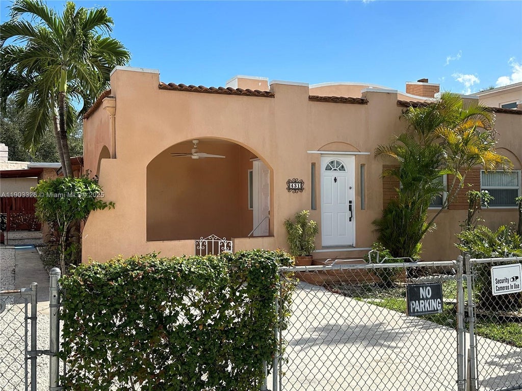 431 Tamiami Blvd, Miami