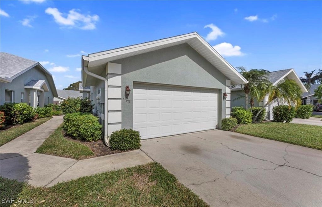 1749 Royal Cir 1701, Naples