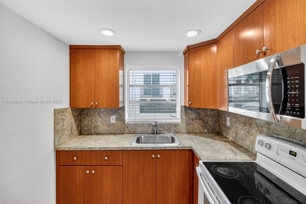 500 Ne 26th St 4b, Miami