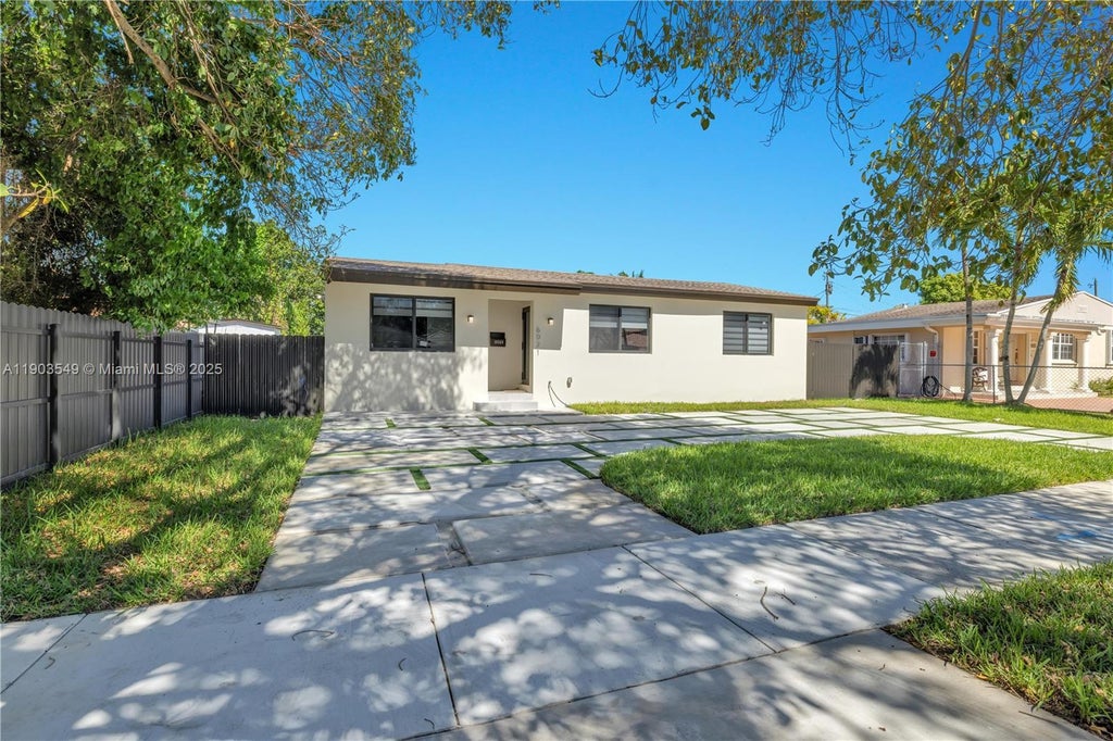 6021 Sw 19th St, Miami