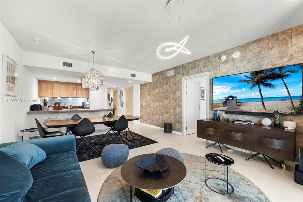 1000 Brickell Plz 4705, Miami