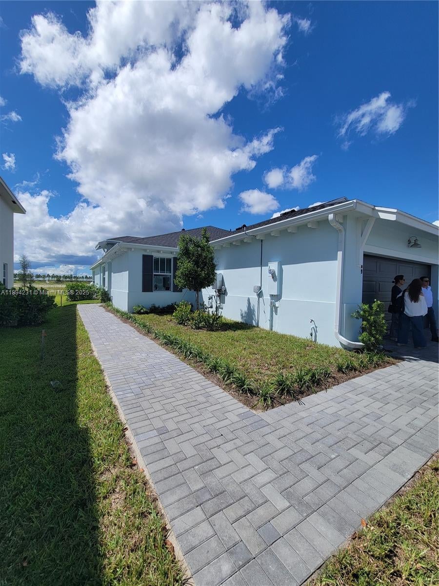 1689 Whistlegrass Ln 1689, Loxahatchee