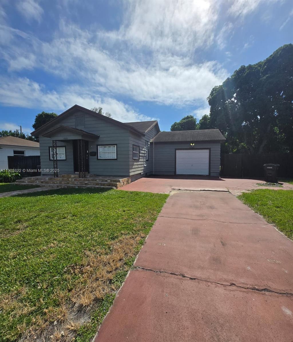 2420 Jackson St H, Hollywood