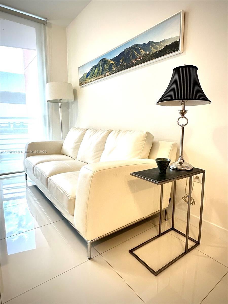 7661 Nw 107th Ave 406, Doral